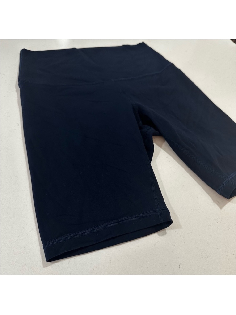 Lululemon Align Short 8" in True Navy - Size 6 - Picture 5 of 7